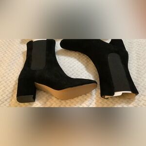 Ann Taylor Size 11 black suede bootie never worn